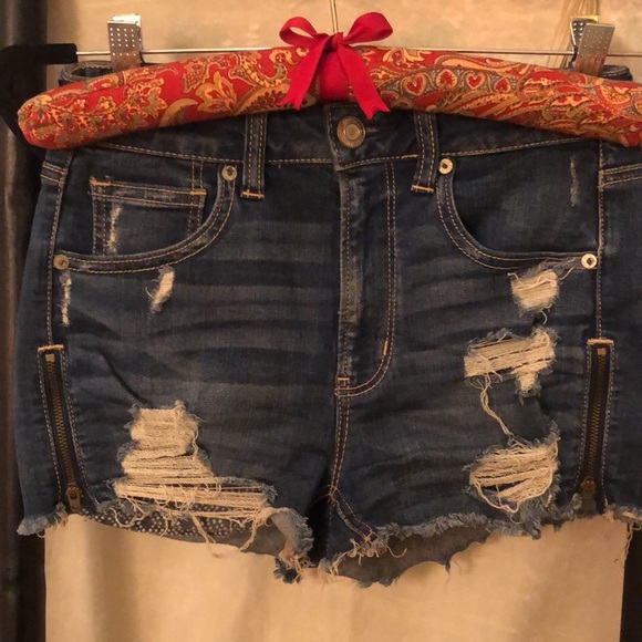 American Eagle Size 2 Jean Short Super Hi-Rise Stretchy Distressed w/Side Zipper - Picture 3 of 7
